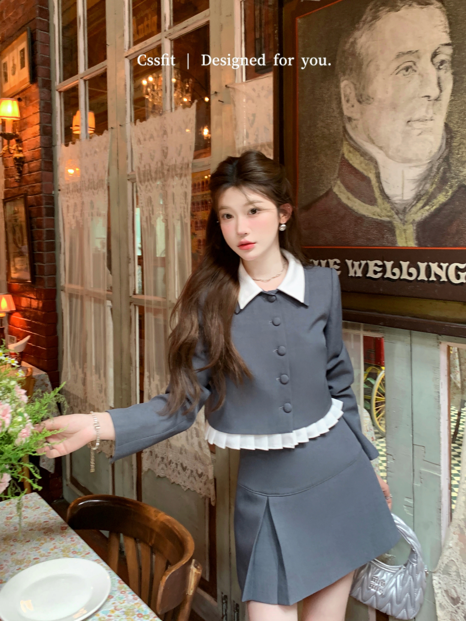 灰色西装外套+sst半裙