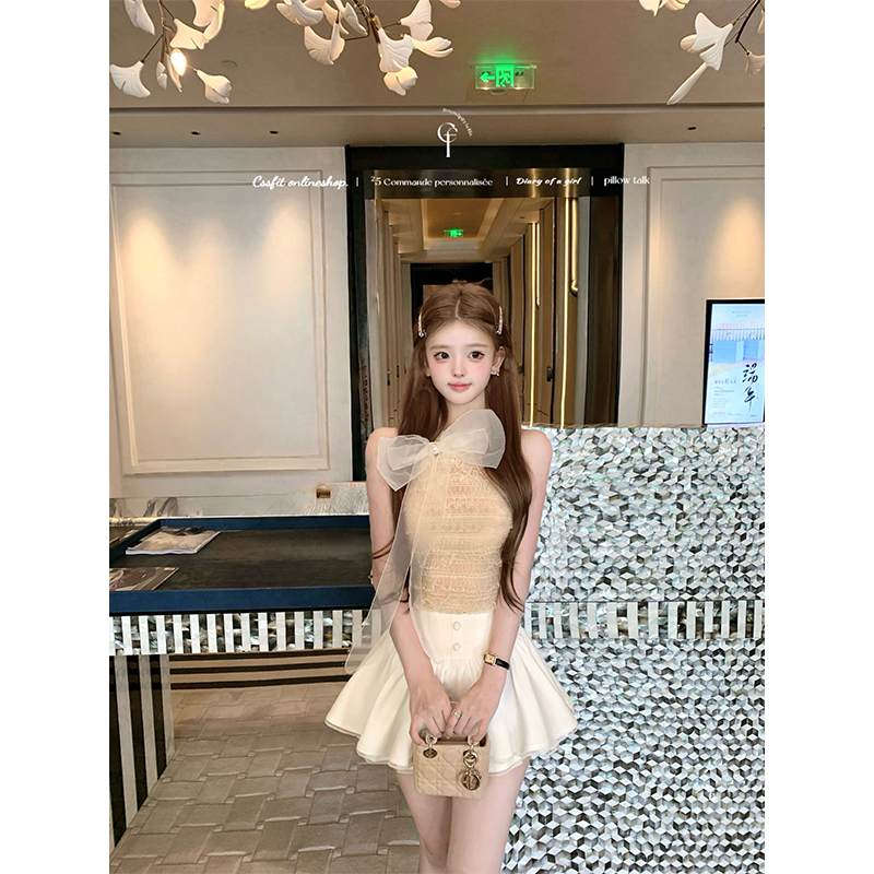 迟伞伞蕾丝蝴蝶结挂脖上衣
