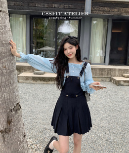 显瘦纸片人百褶系扣背带裙新款 可可爱爱 百搭短裙 秋日 迟伞伞