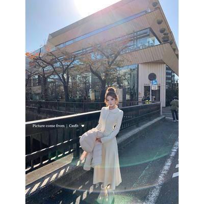 迟伞伞乳白翻领麻花针织开衫套装