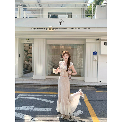 迟伞伞打揽蕾丝上衣&蕾丝长裙