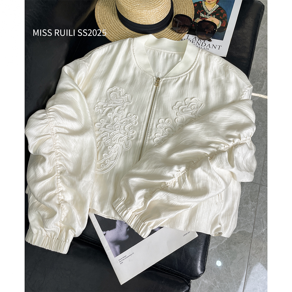 休闲刺绣宽松短款棒球服外套