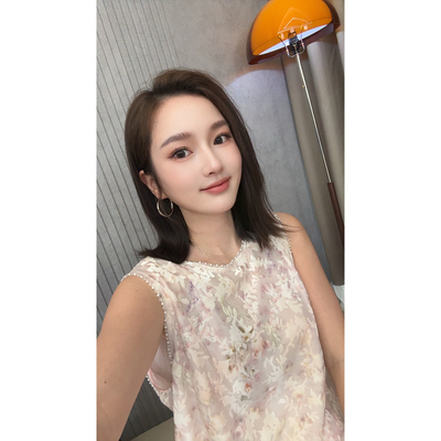 宽松显瘦圆领无袖上衣