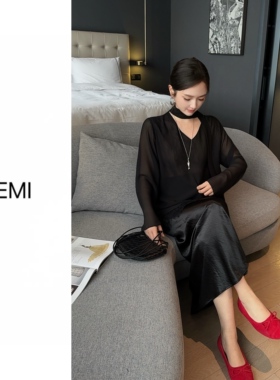 MISS RUILI定制 春季新款清冷感挂脖镂空飘带套头V领罩衫F1769