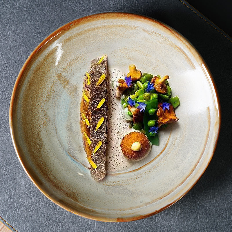 法式西餐分子料理位上摆盘餐具