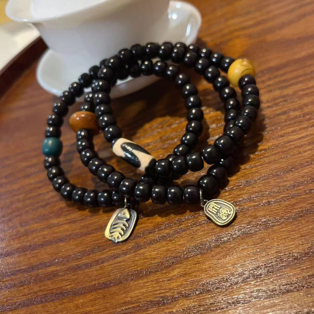 椰蒂老型多圈 搭配纯铜鱼骨 达摩牌 虎牙天珠，老坨骨