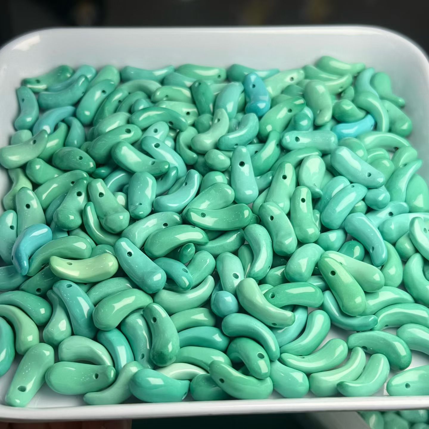 湖北天然绿松石配饰原矿散珠三通腰顶珠高瓷蓝金刚星月菩提