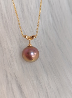 淡水紫色冒绿光珍珠吊坠豆芽吊坠近正圆镜面光强光豪华礼物气质