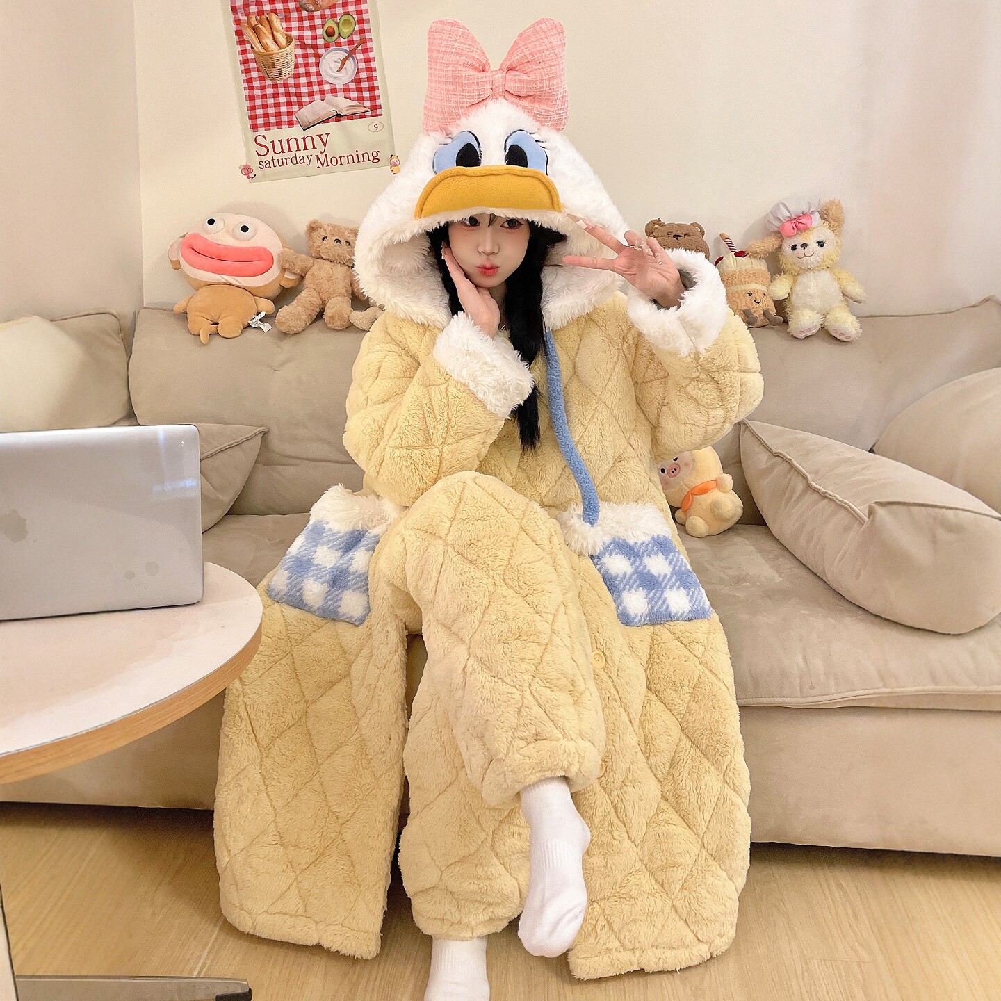 可爱卡通唐老鸭连帽睡衣女冬季珊瑚绒三层夹棉加厚睡袍套装家居服