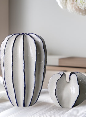 跨境新款杨桃花瓶北欧ins风陶瓷客厅装饰样板间家居插花艺术摆件