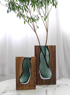 北欧原木实木透明绿色玻璃花瓶设计师款装饰家居酒店板房网红摆件