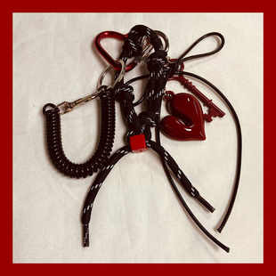 ins博主同款爱心包包挂件车钥匙扣手机链情侣登山绳挂饰miu风百搭