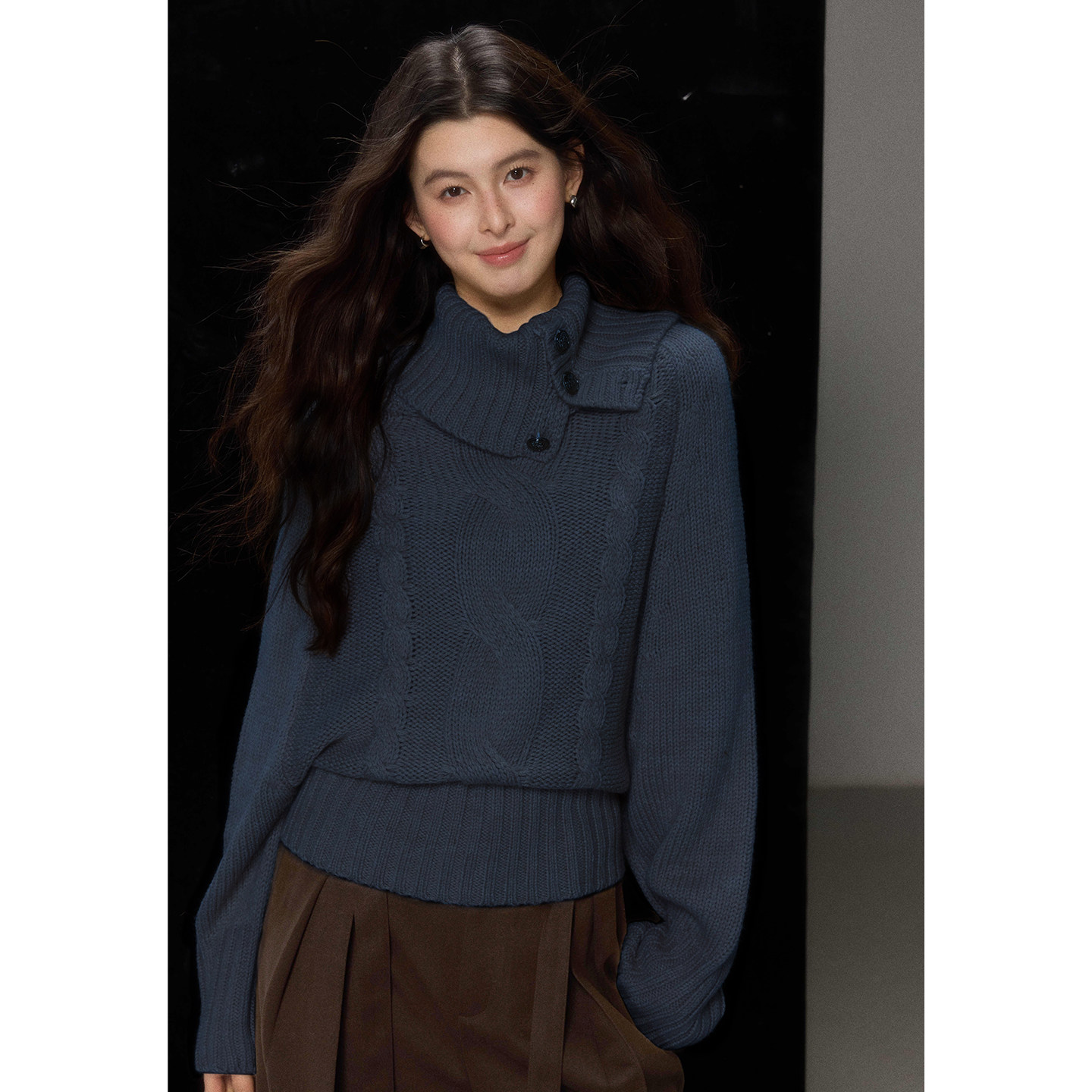 贰羊设计【柏宁】高级感高领针织衫女秋冬季新款宽松斗篷麻花毛衣