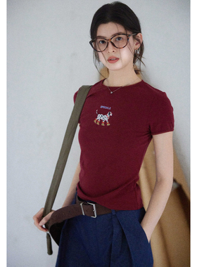 贰羊设计【胭趣】棉质复古红色花边T恤女动物刺绣正肩修身夏上衣