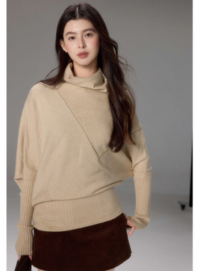 贰羊设计【遇寻】设计感斗蓬式解构分割线堆堆领毛衣女冬宽松上衣