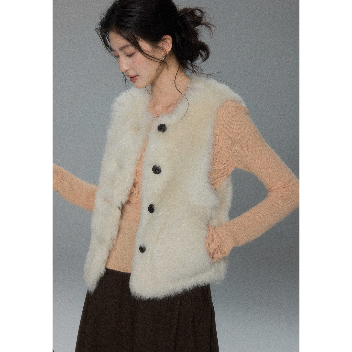 贰羊设计【述白】双面穿皮毛一体白色马甲背心女无袖秋冬毛毛外套,女装/女士精品,马夹,淘宝优惠券,粉丝福利购,淘宝优惠卷