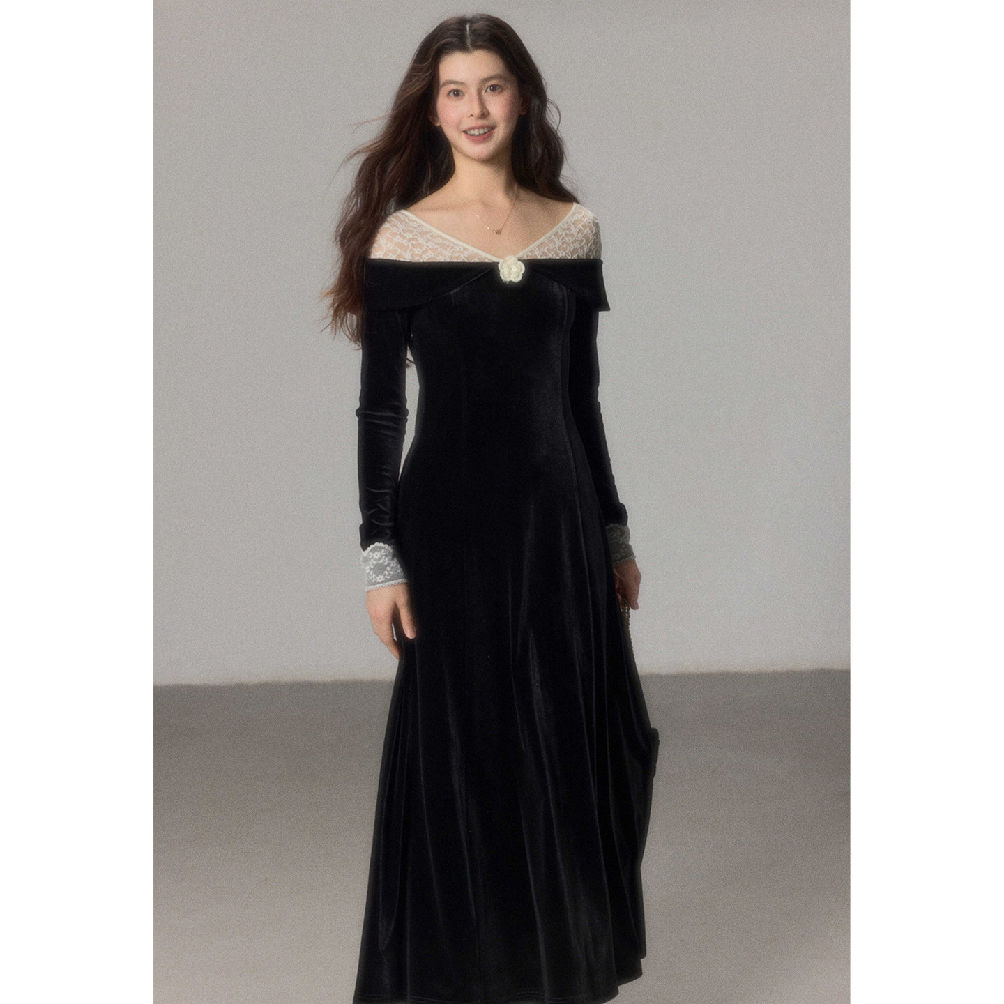 贰羊设计【黑绮】法式蕾丝拼接丝绒连衣裙女修身气质黑色礼服裙子 - TYANG贰羊设计出品