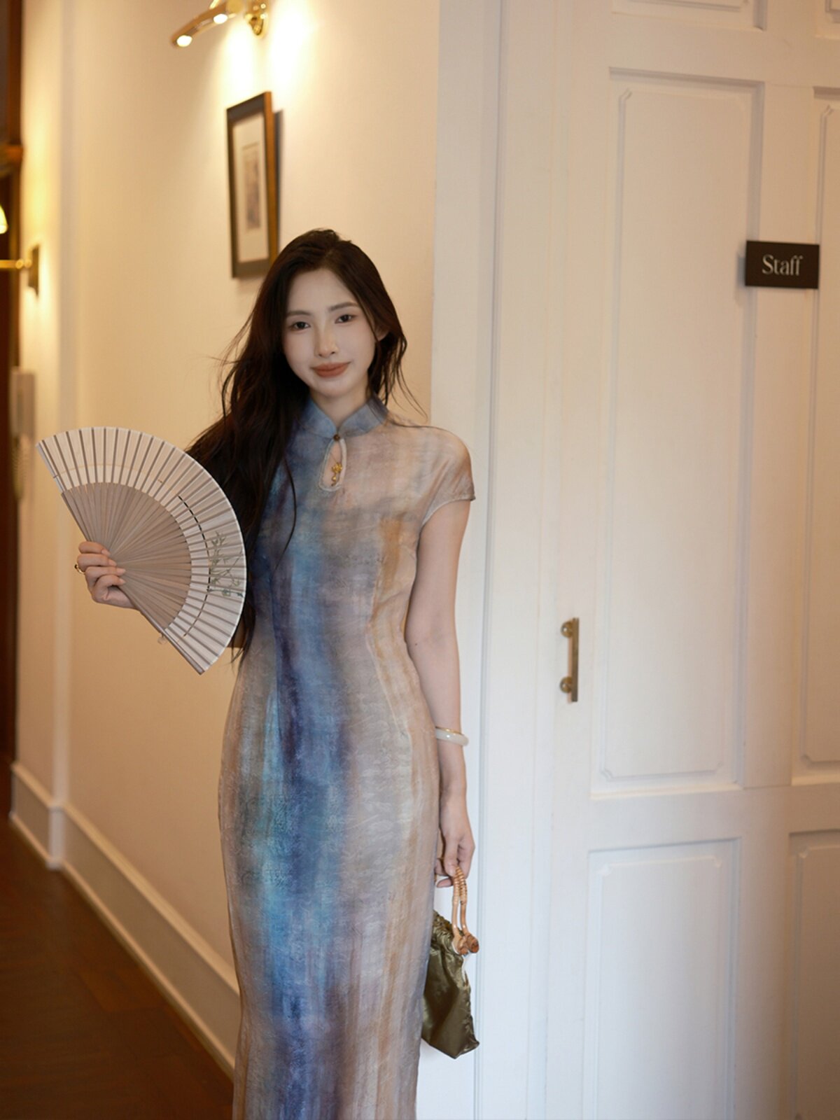 이량디자인 [단경각] 민족풍 신중국풍 레이온 복고 번짐 대비 스탠드 칼라 개량 반팔 치파오