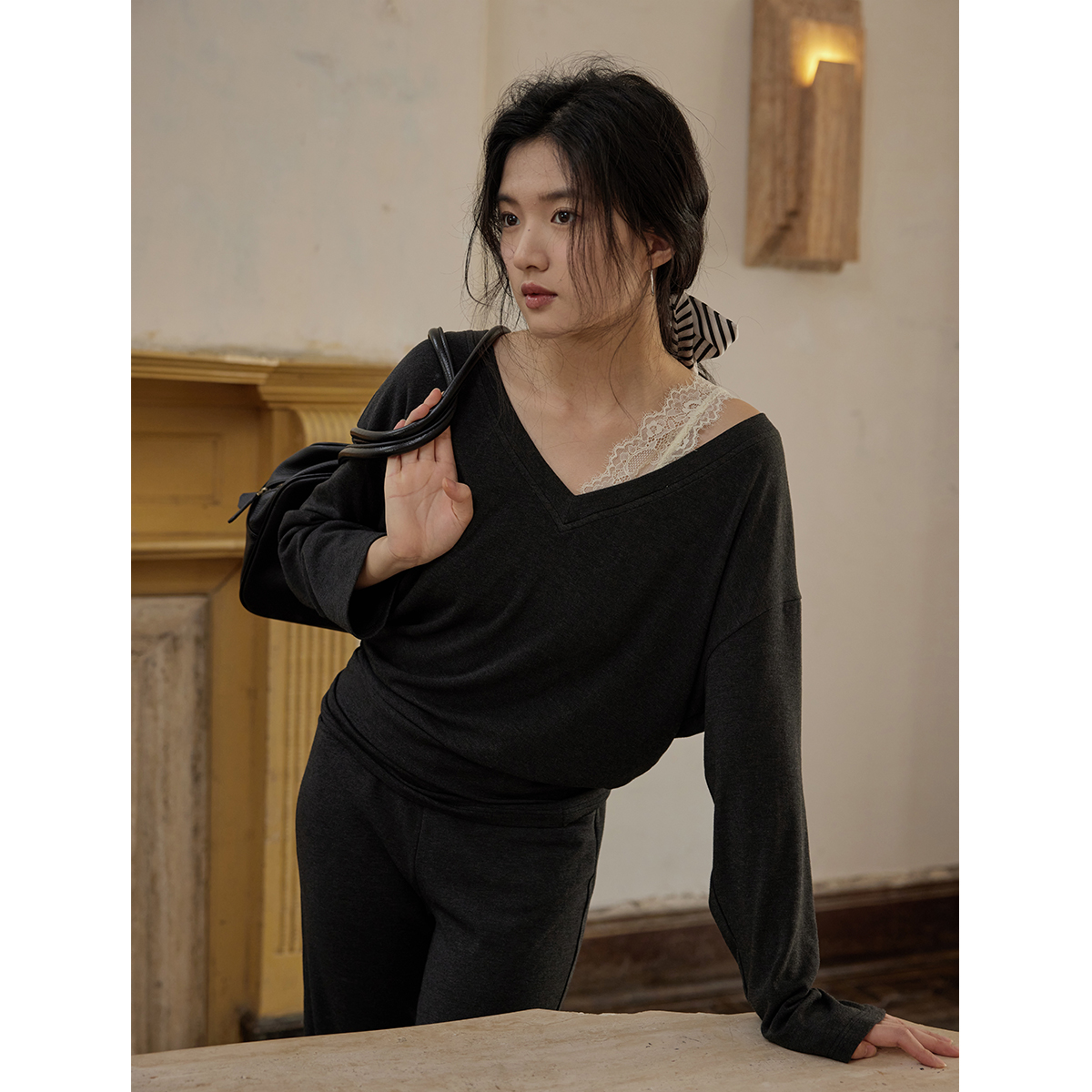 蕾丝斜肩上衣休闲裤套装女