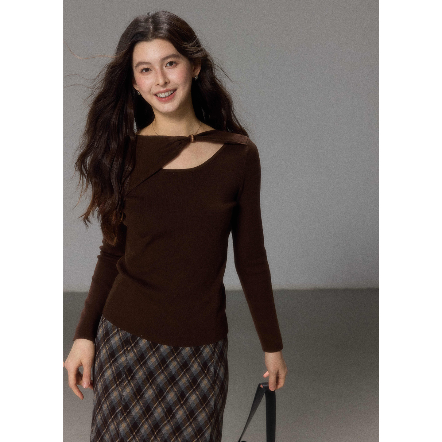 贰羊设计【栗织】设计感镂空针织上衣女冬修身显瘦内搭长袖打底衫