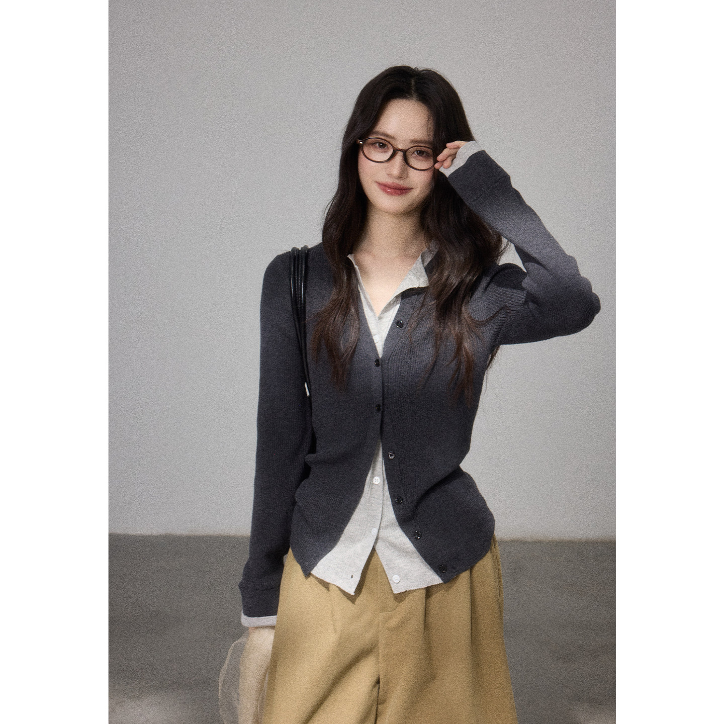 贰羊设计【清遥】简约通勤撞色拼接针织开衫女V领软糯假两件上衣