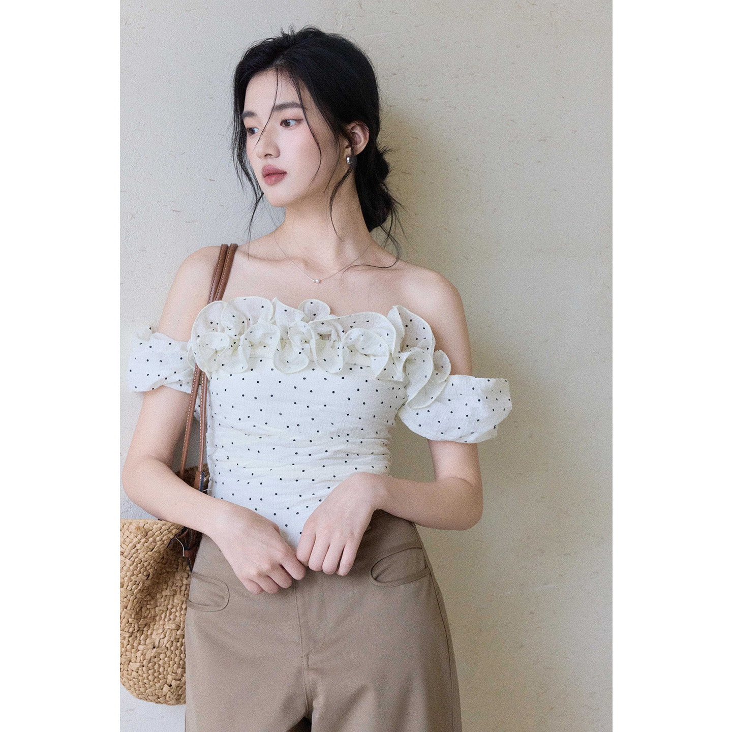 贰羊设计【云意】两穿荷叶边气质一字肩上衣女夏修身收腰露肩衬衫