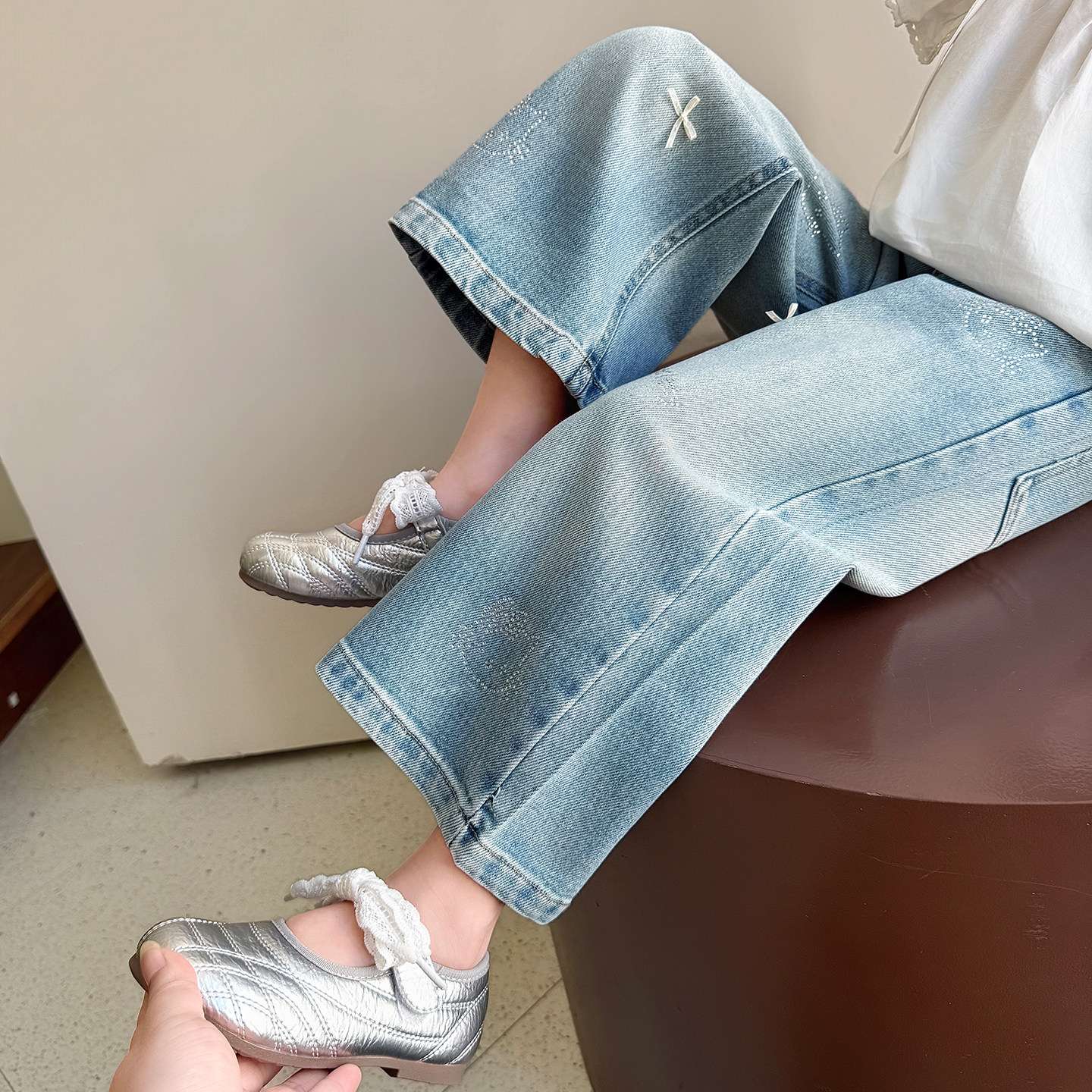 女童烫钻牛仔直筒裤春秋新款儿童洋气休闲阔腿长裤中小童百搭裤子