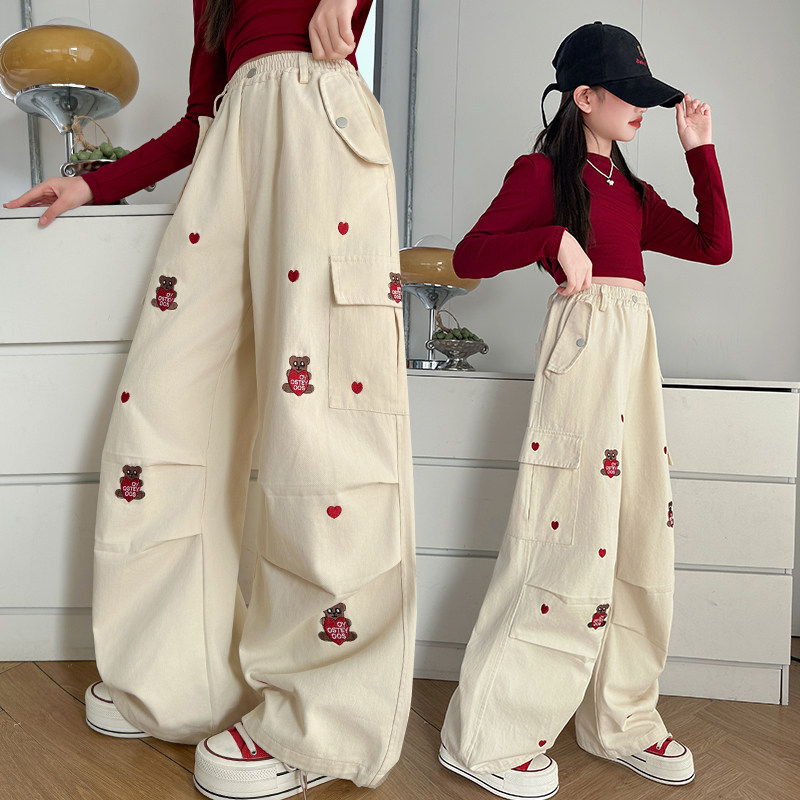 女童春装刺绣工装阔腿裤2026新款中学生多口袋休闲裤大童显瘦裤子