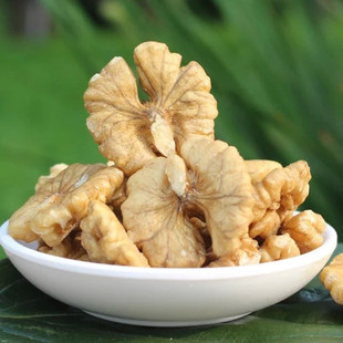 新货核桃仁野生原味秦岭百年老树山核桃仁生核桃肉孕妇1斤散装