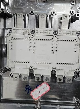 议价-FS820R08A6P2LB原装现货九九新，两个。标价为单价-可维修