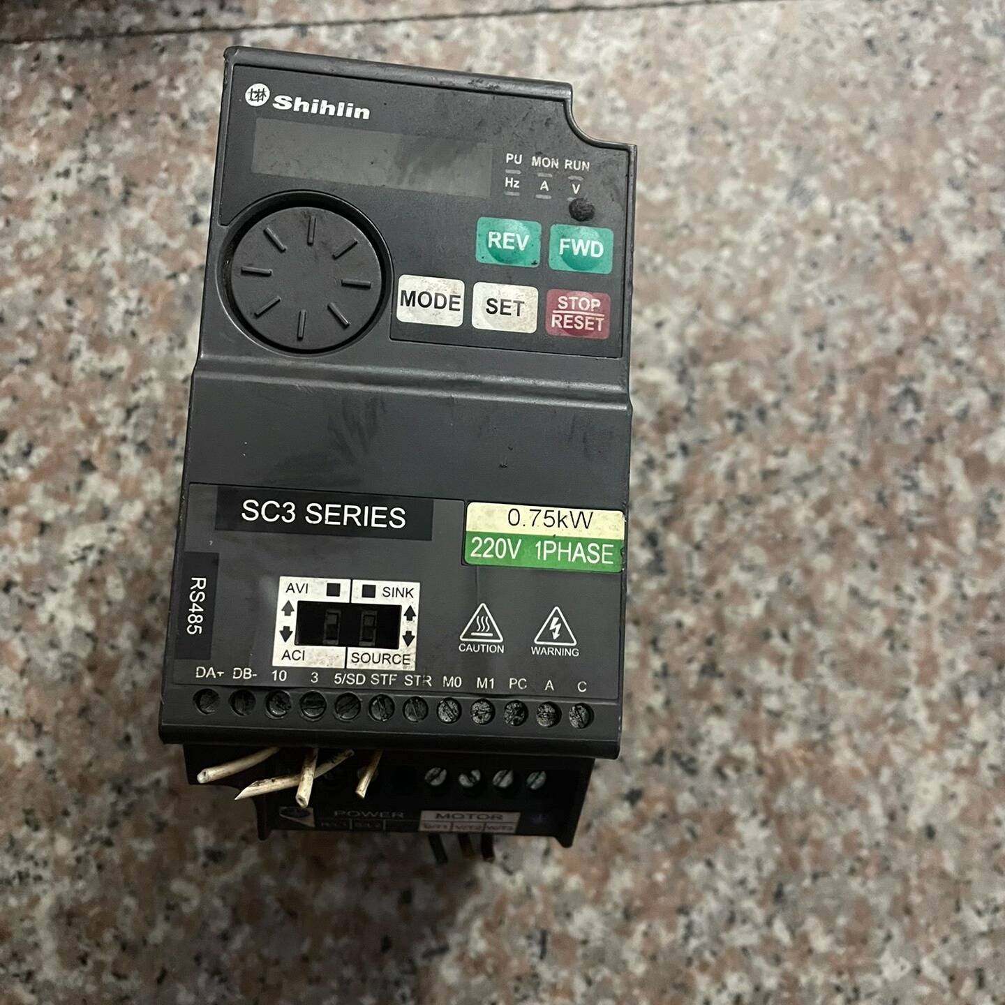 议价-士林变频器SC3-021-0.75K(0.75kw) 拆机一