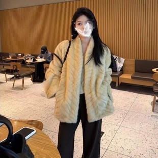 2025冬季新款高级感金叶貂气质V领韩版中长款皮毛一体毛毛外套女