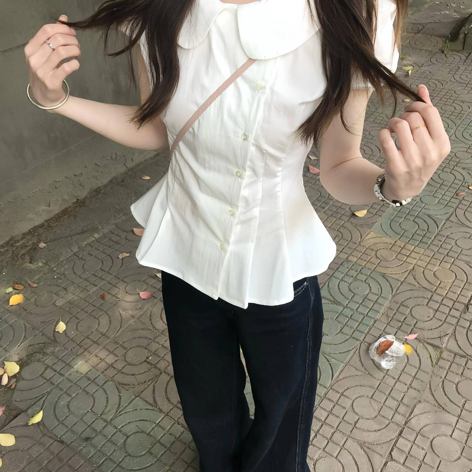 收腰显瘦气质百搭短款上衣夏季新款法式白色娃娃领修身短袖衬衫女