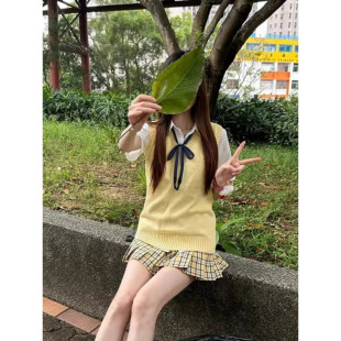 JK制服马甲背心早秋学院风纯色v领无袖内搭黄色套头毛衣针织衫女