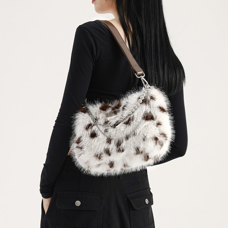 木与石冬季豹纹毛绒包包女秋冬毛毛单肩斜挎包毛茸茸月牙形腋下包,箱包皮具/热销女包/男包,腋下包,淘宝优惠券,粉丝福利购,淘宝优惠卷