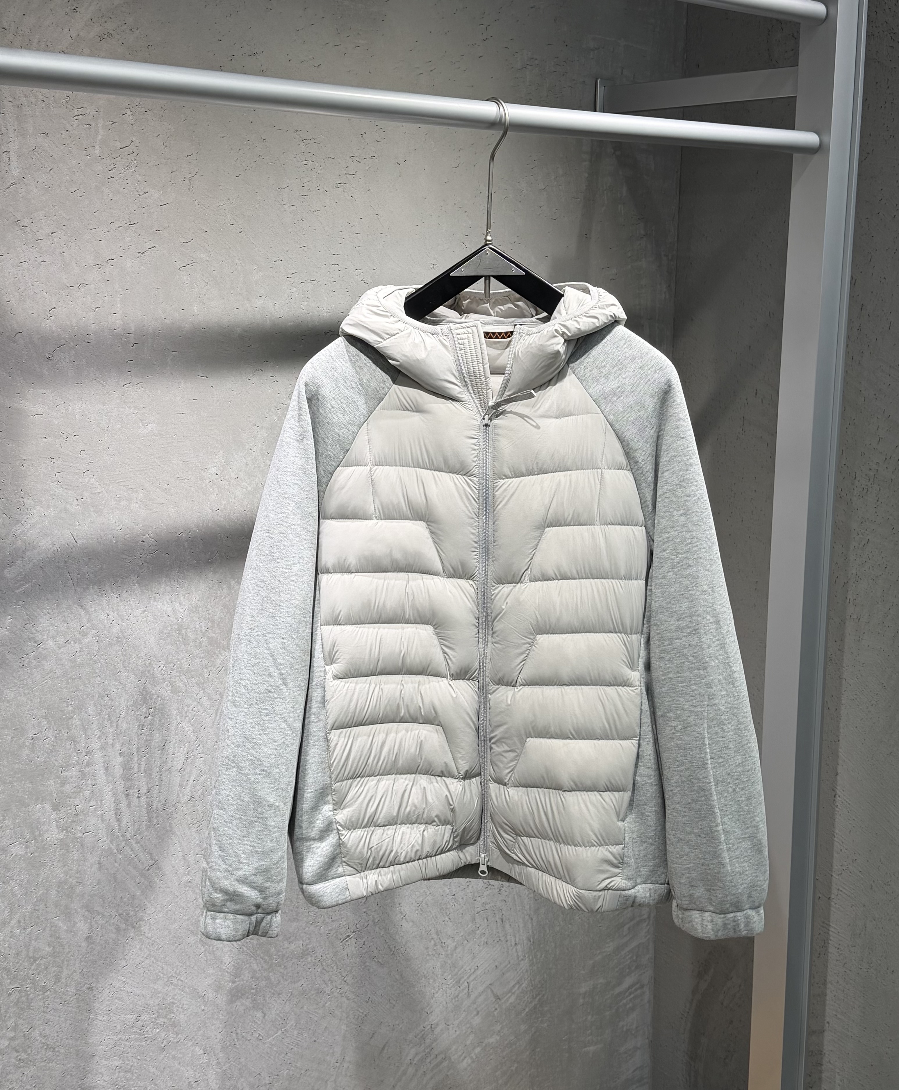 冬季新款男士90白鸭绒拼接连帽羽绒服简约通勤情侣款排骨羽绒外套