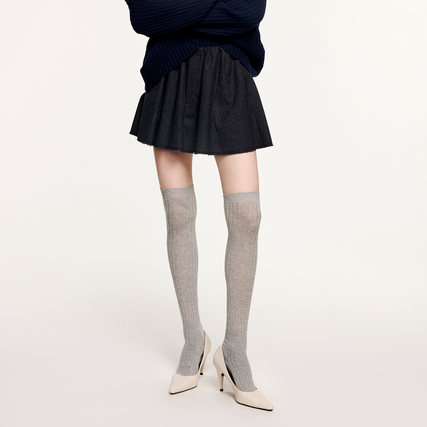 乌丫精纺羊毛抽褶短半裙