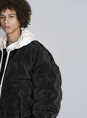 A. A. Spectrum 大廓形无领金属质感保暖外套