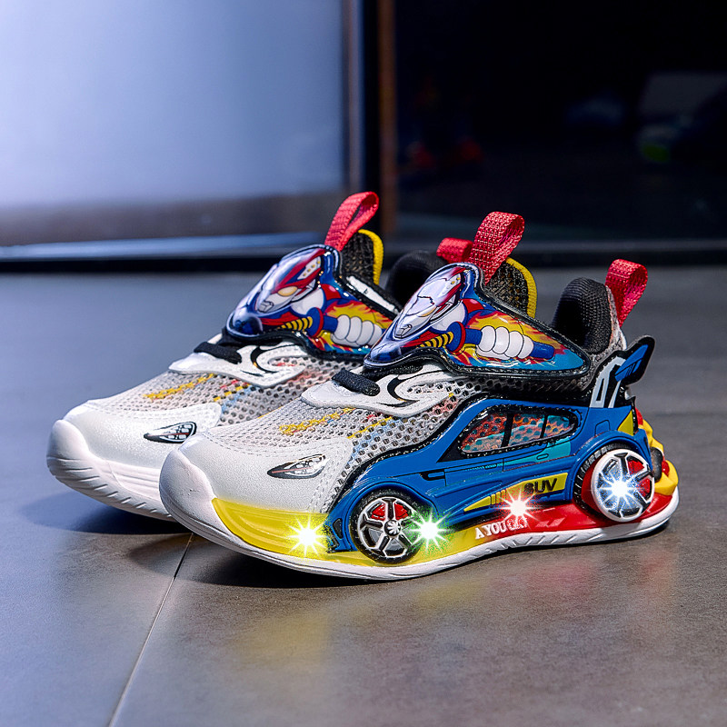 奥特曼男童鞋网面男宝发光鞋子透气小孩运动鞋软底儿童闪灯鞋男孩