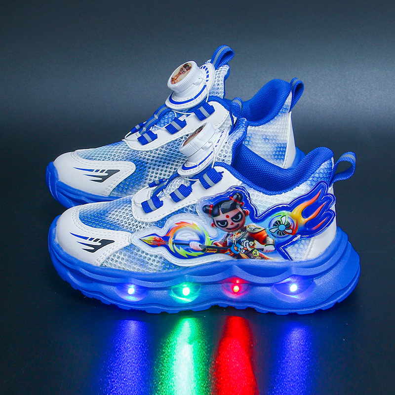 哪吒带灯男童运动鞋发光单网男童透气儿童亮灯鞋软底轻便跑步鞋童