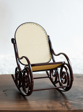 高级软装艺术摆件收藏椅