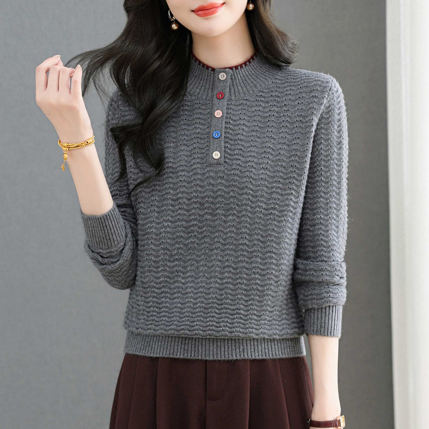 时尚半高领彩扣毛衣女秋冬2025新款显瘦打底针织衫高级感内搭上衣