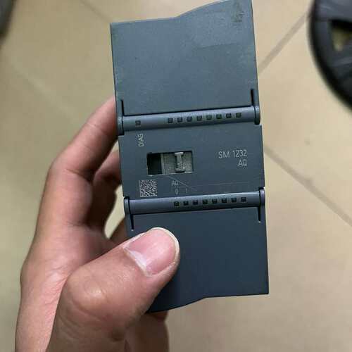 议价232-4HB32外壳有点磕碰，。可维修