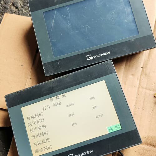 议价 两个TK6070ip触摸工控屏 一个左下角 可维修