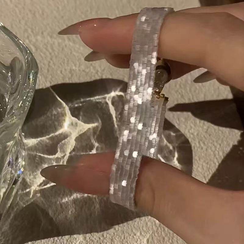 清冷感波光粼粼手链轻奢小众精致缎面古董珠手串简约高级贵气手环