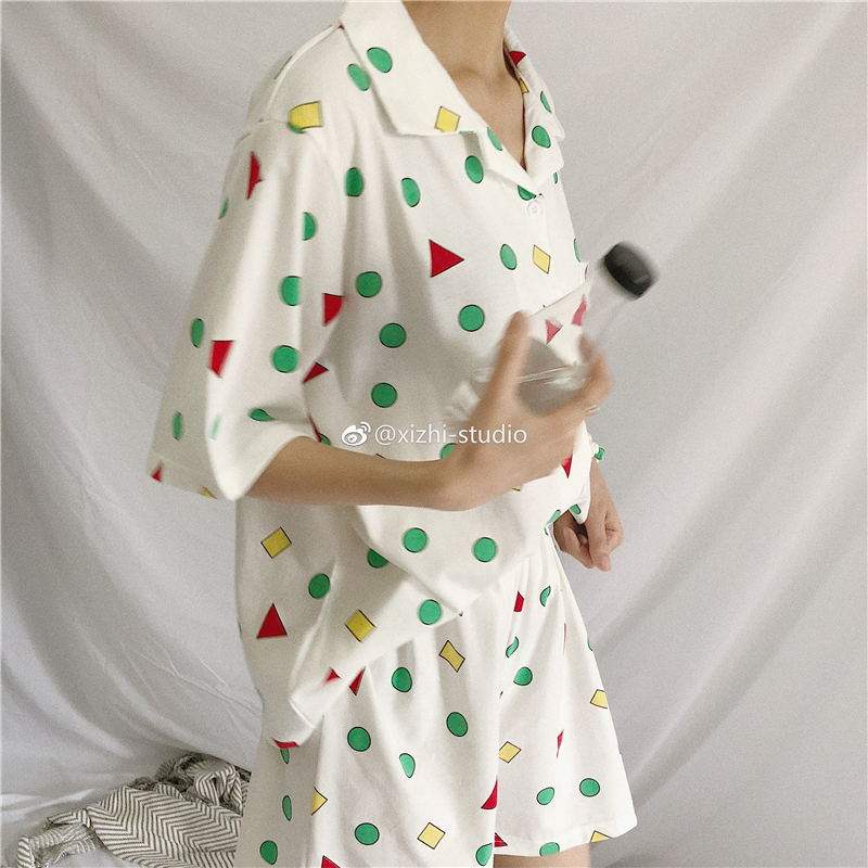 卡通蜡笔小新同款几何图案睡衣套装女春夏韩国短袖短裤家居服在类目 女士内衣/男士内衣/家居服, 睡衣/家居服套装中 - 来自Buy2taobao.com提供专业的淘宝代购服务