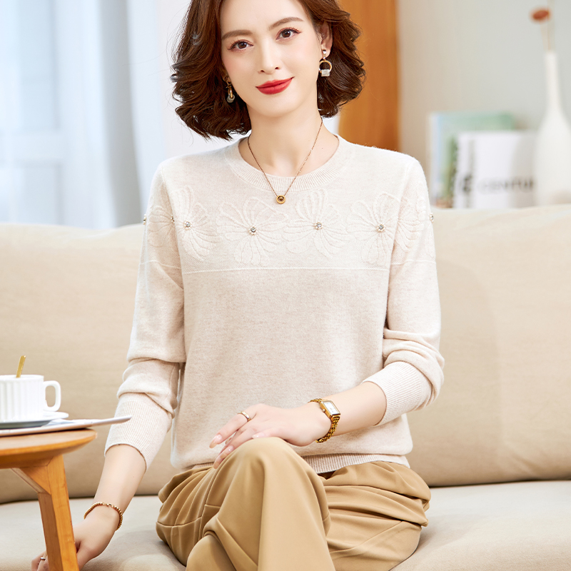 2024年秋季新款妈妈装打底羊毛衫