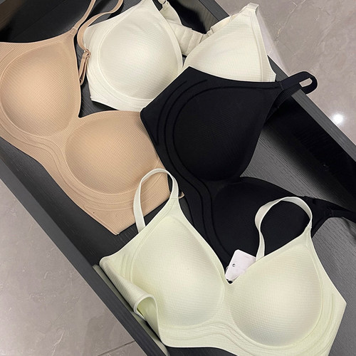 极简裸感无痕黑科技果冻条无钢圈植绒聚拢文胸内衣女