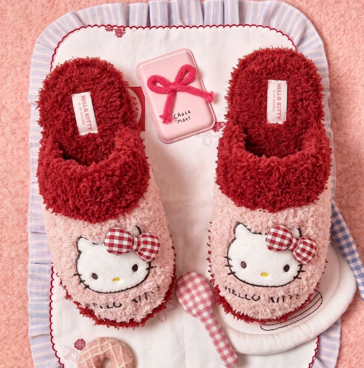 三丽鸥正版HelloKitty软萌棉拖鞋女2026秋冬新款高颜值保暖毛毛鞋