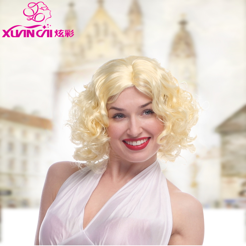 炫彩梦露装扮表演搞怪化妆舞会